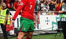 九游娱乐投注-C罗因伤退出葡萄牙国家队，但不放弃希望为国家队效力的简单介绍