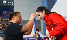 九游娱乐官方登录入口-游泳女将发挥出色，夺得冠军