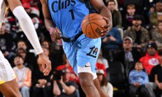 九游娱乐新闻-快船战胜爵士，止步四连败