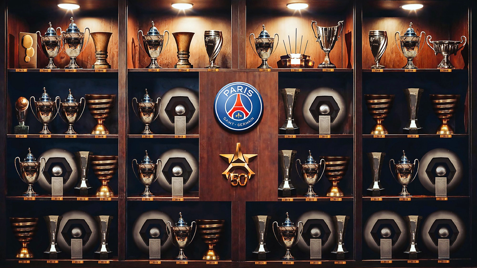 包含巴黎圣日耳曼主场平局,冲击高居积分榜的词条 包含巴黎圣日耳曼主场平局,冲击高居积分榜的词条