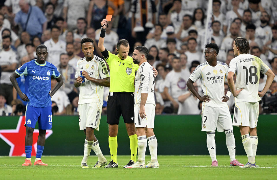 皇马失利!门将犯错致失球,遗憾落败于对手 皇马失利!门将犯错致失球,遗憾落败于对手