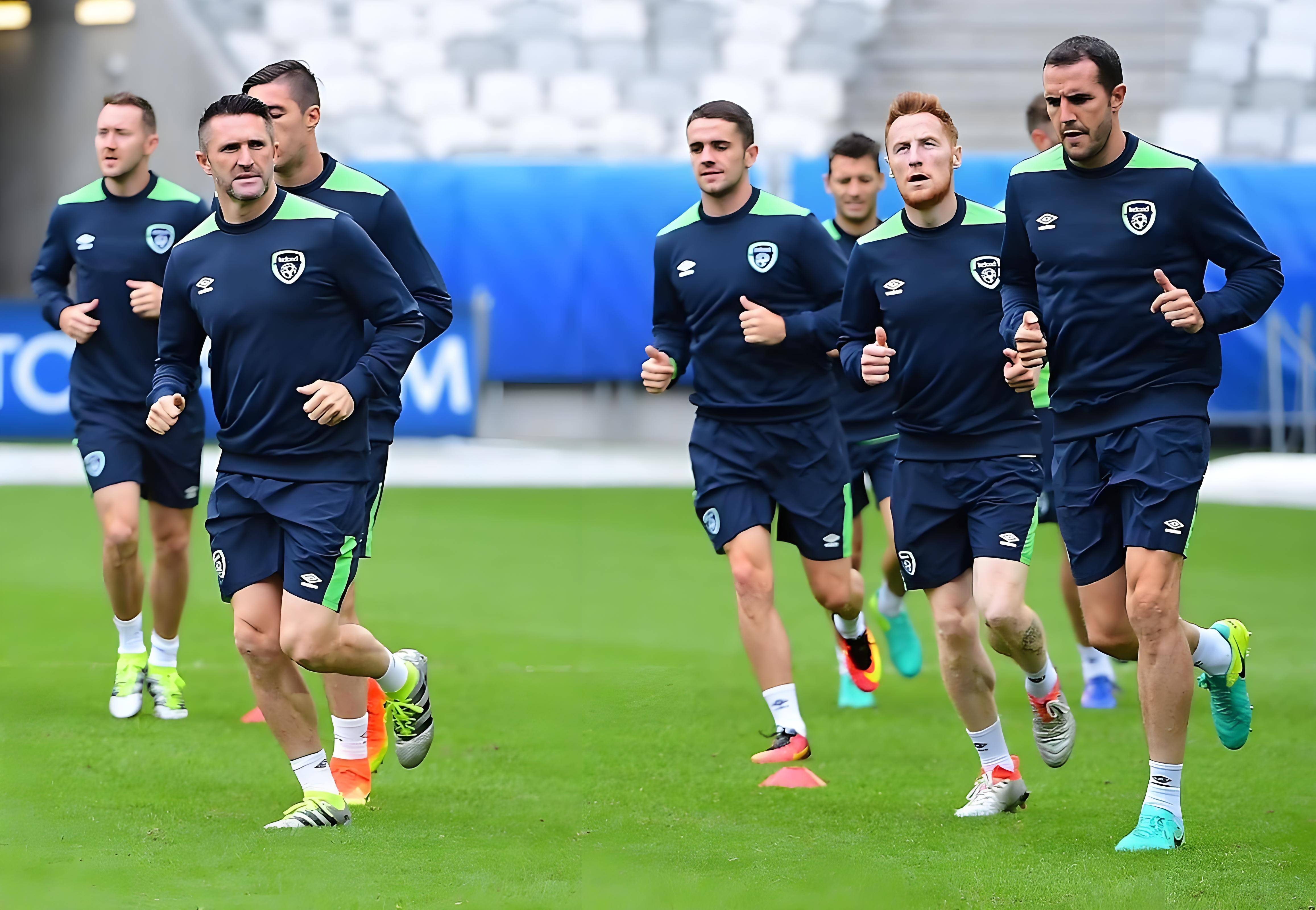 关于荷兰队遭遇挑战,努力争取晋级机会的信息 关于荷兰队遭遇挑战,努力争取晋级机会的信息