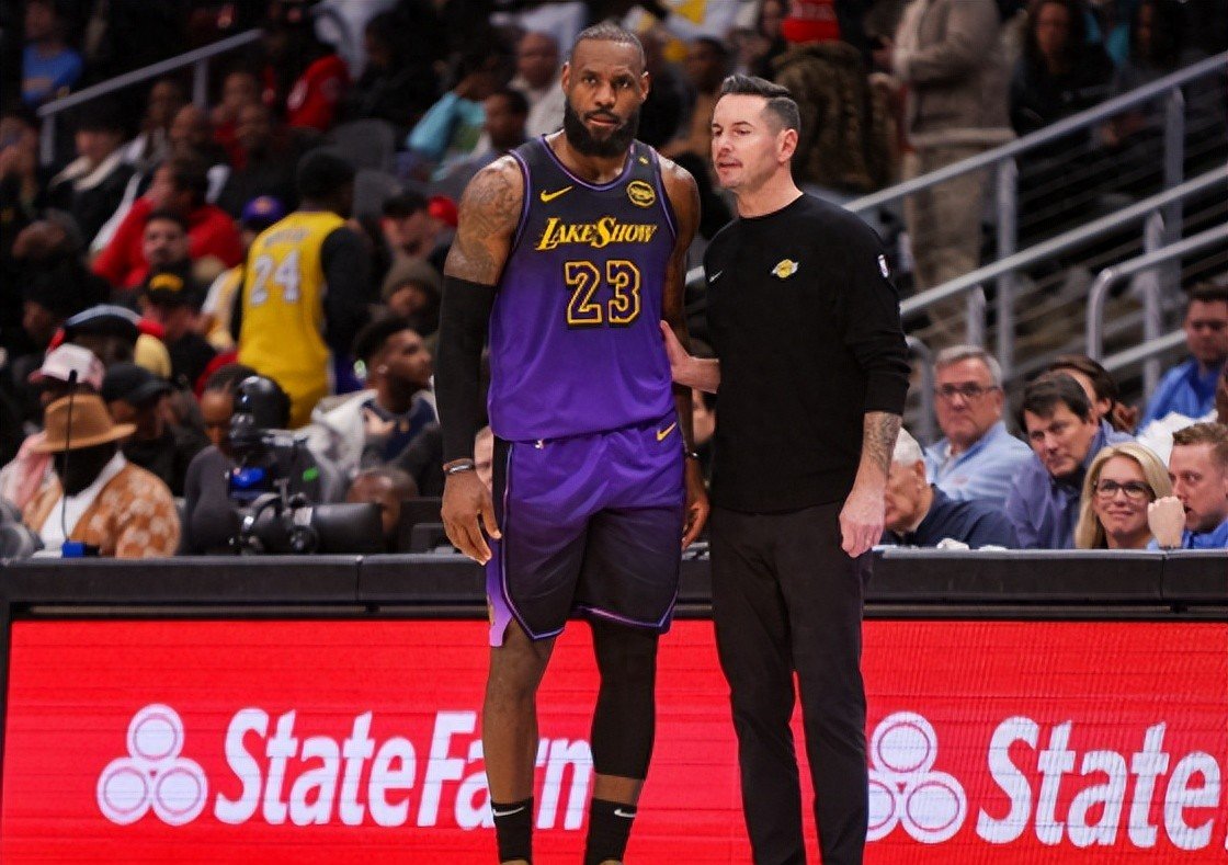 湖人客场憾负鹈鹕,遭遇两连败 湖人客场憾负鹈鹕,遭遇两连败